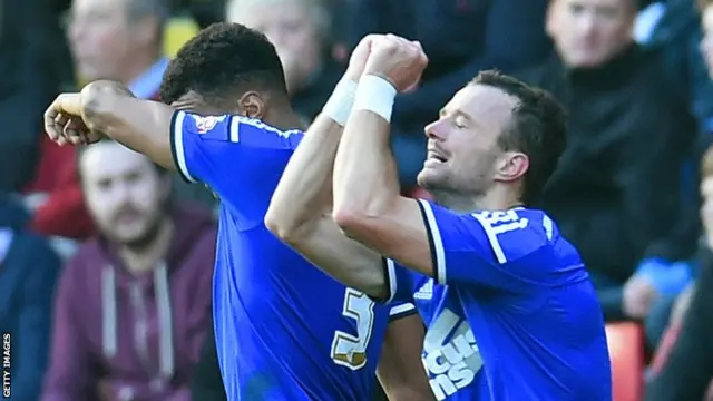 Noel Hunt celebrates scoring at Charlton