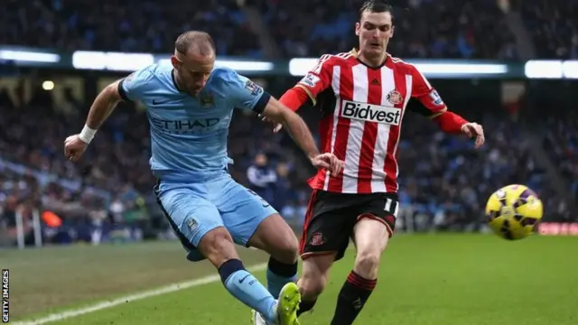 Pablo Zabaleta crosses the ball