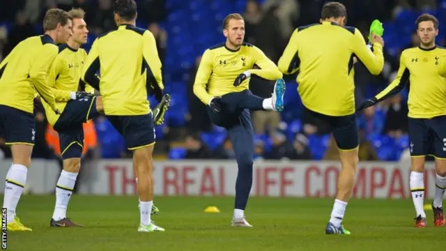 Harry Kane warms up pre-match