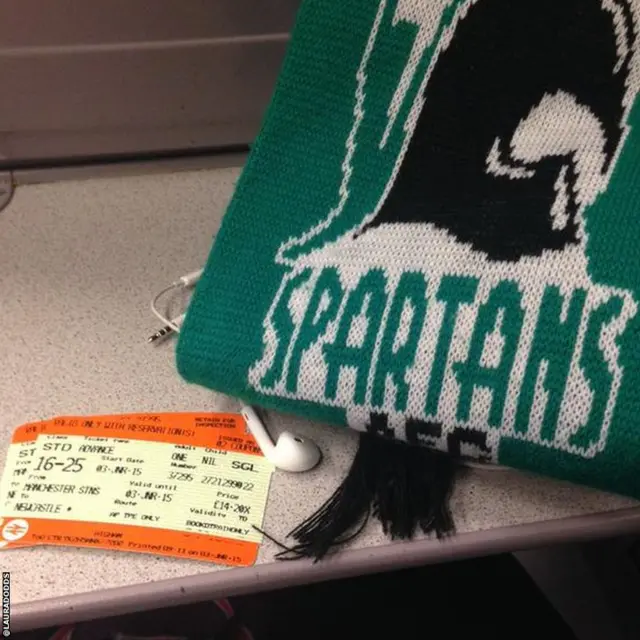 Laura Dodds Blyth fan on train