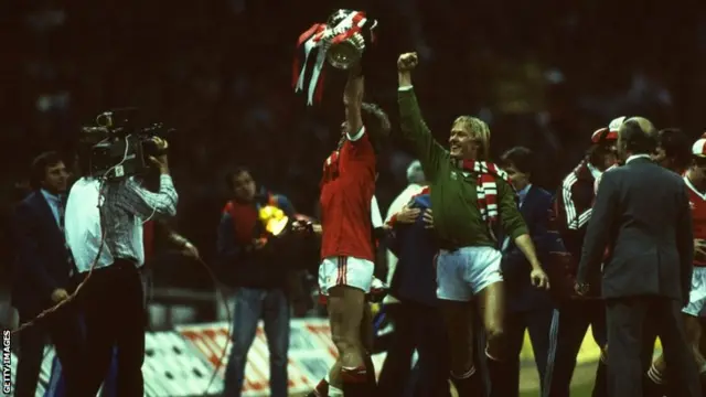 Man Utd with 1983 FA Cup