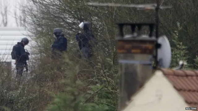 French special forces on a rooftop in Dammartin-en-Goele