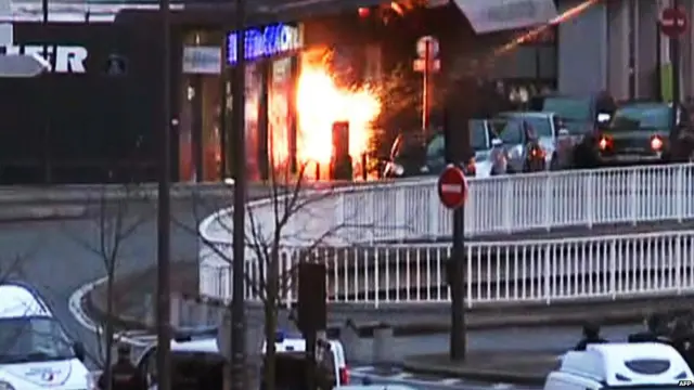 Explosion at supermarket in Paris