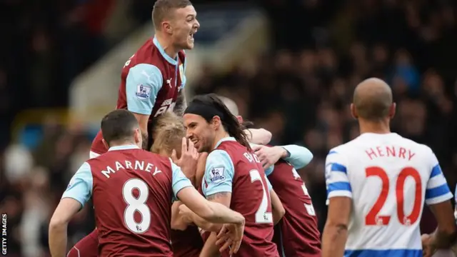 Burnley celebrate Scott Arfield's goal