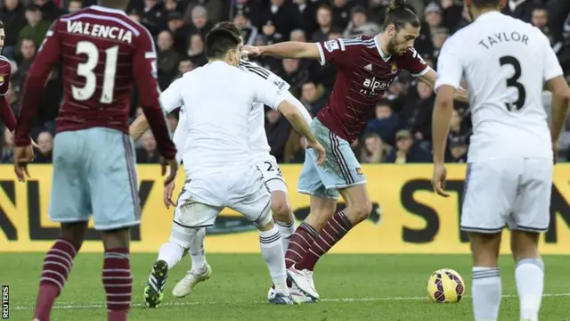 Andy Carroll scores for West Ham