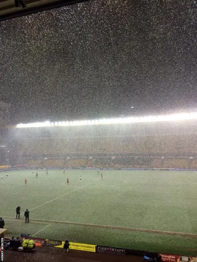 Molineux snow