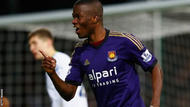 Enner Valencia celebrates his goal for West Ham