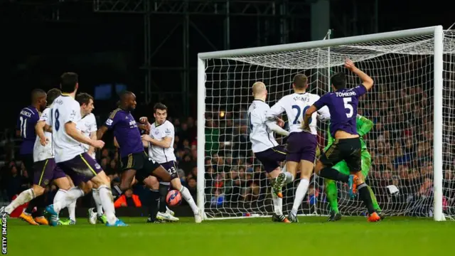Carlton Cole scores for West Ham