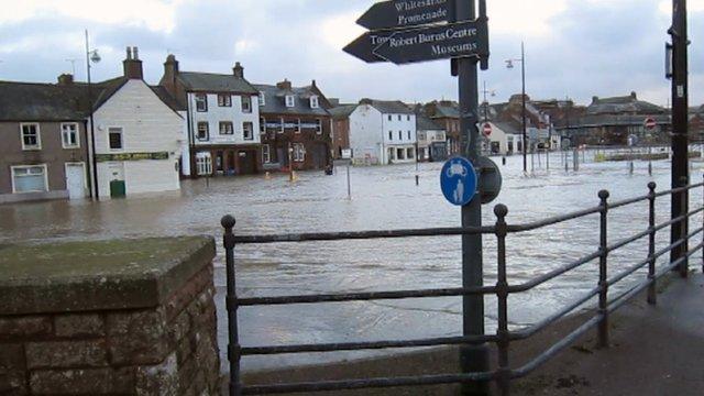 River Nith floods Dumfries