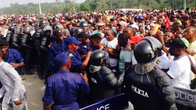 Fans queue to be screened for Ebola