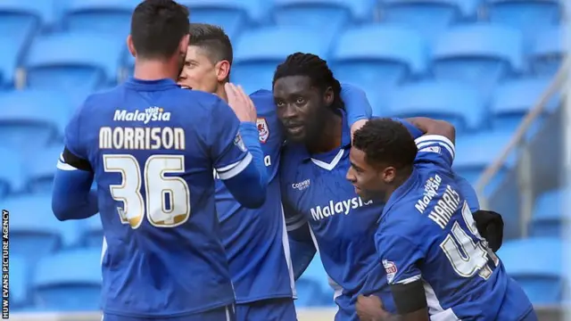 Cardiff City celebrate Kenwyne Jones' goal