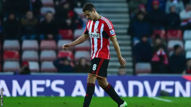 Jack Rodwell leaves the field after being sent off