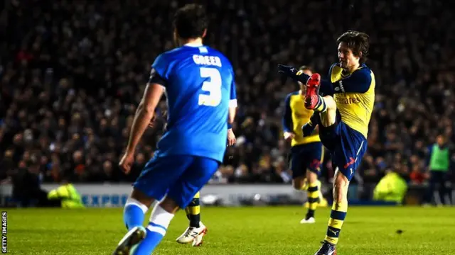 Tomas Rosicky scores