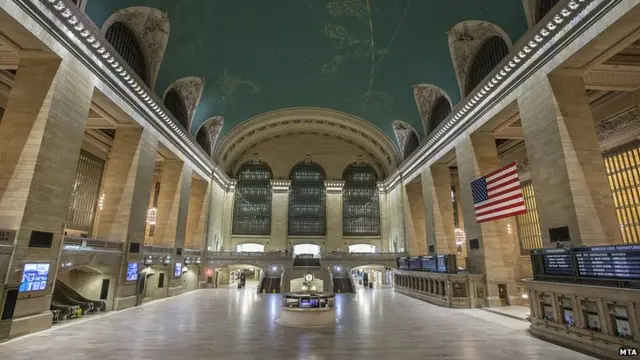 A shut down Grand Central Terminal 27 January 2014