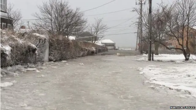 Significant flooding in the Francis St & Washington St area