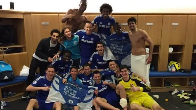 Oscar Tweets from Chelsea dressing room