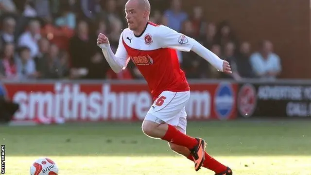 Iain Hume