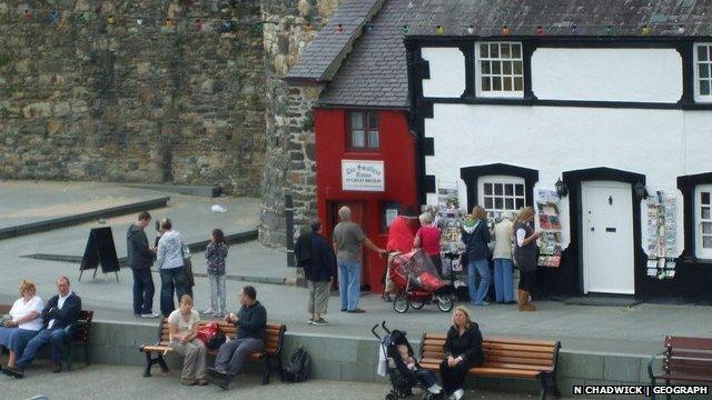 Britain's smallest house