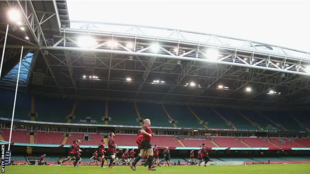 Millennium Stadium roof