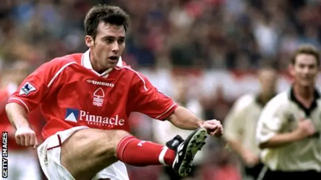 Dougie Freedman playing for Nottingham Forest