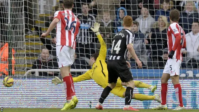 Jack Colback scores for Newcastle