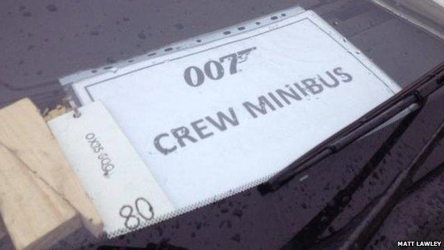 007 crew minibus sign