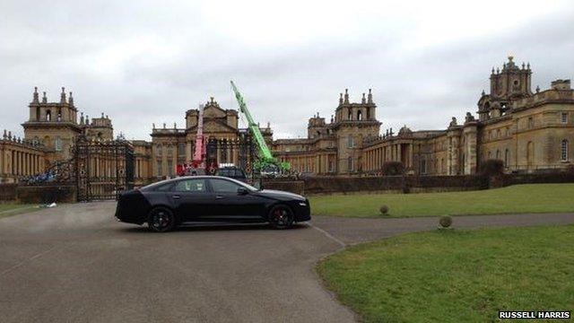 Cranes and a car at Blenheim Palace