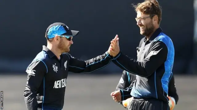 Brendon McCullum and Daniel Vettori celebrate a wicket