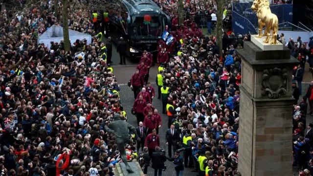 England make their way to Twickenham