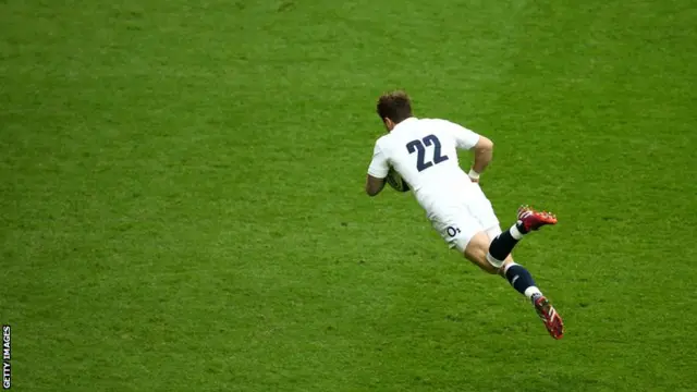 Danny Cipriani scores for England