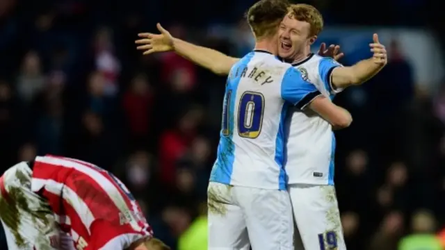 Tom Cairney celebrates at full-time