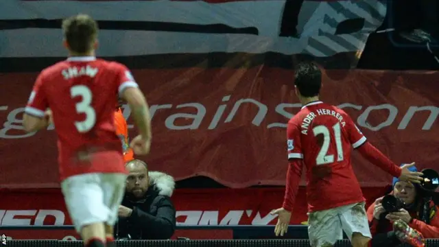 Ander Hererra celebrates for Manchester United