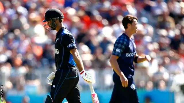 Grant Elliott walks off after being dismissed