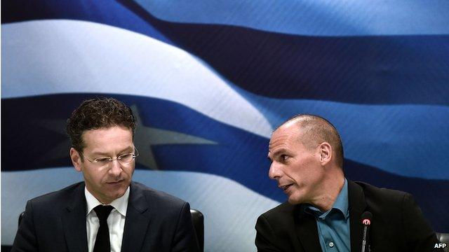 Eurogroup chairman Jeroen Dijsselbloem (l) and Greek Finance Minister Yanis Varoufakis (r) give a press conference after their meeting in Athens on 30 January 2015