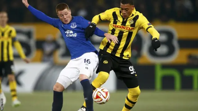 James McCarthy and Guillaume Hoarau