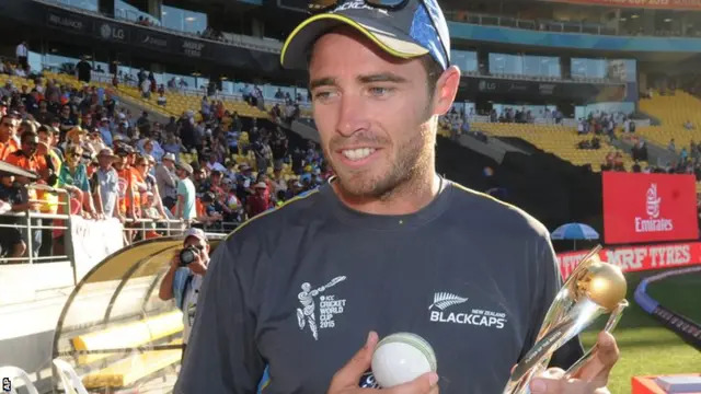 Tim Southee receives award