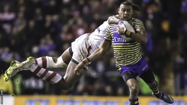 Eto Nabuli tackles Kevin Penny