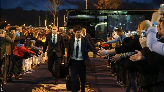 Manchester City twitter picture as David Silva arrives