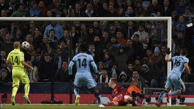 Sergio Aguero scores for Man City