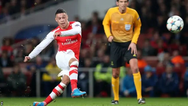 Alex-Oxlade Chamberlain scores for Arsenal