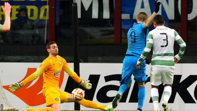 Inter Milan forward Juan Icardi is denied by Celtic goalkeeper Craig Gordon