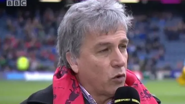 John Inverdale scarf