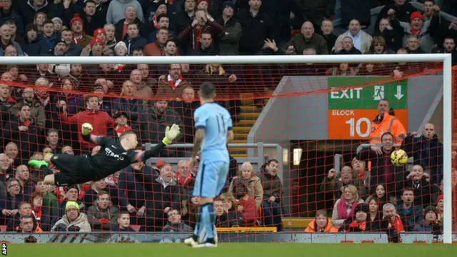 Philippe Coutinho scores Liverpool's second