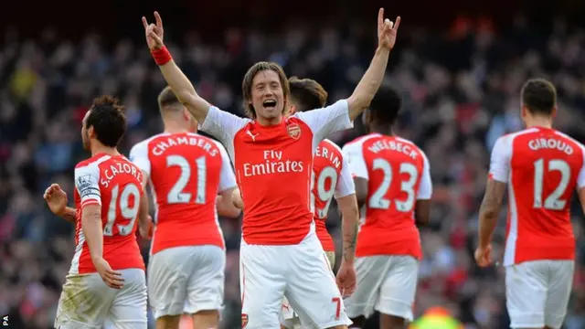 Tomas Rosicky celebrates