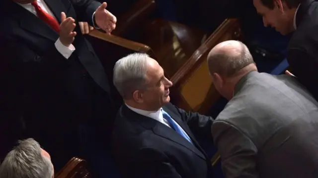 Mr Netanyahu's entry to to the floor was warmly received