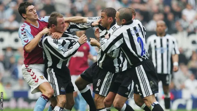 Lee Bowyer and Kieron Dyer clash in 2005