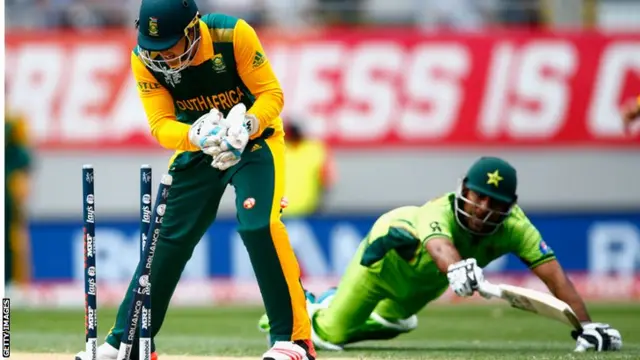 Sarfraz Ahmed out by Quinton de Kock