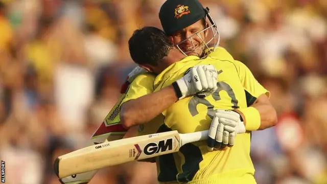 Glenn Maxwel celebrates with Shane Watson
