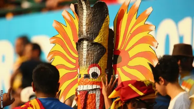 Sri Lanka fan in a mask