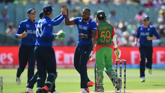 Chris Jordan takes a wicket